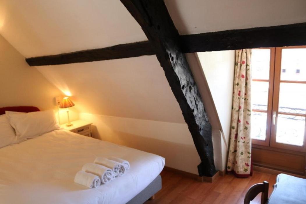 Bed and Breakfast Le Poisson Ivre Динан Экстерьер фото