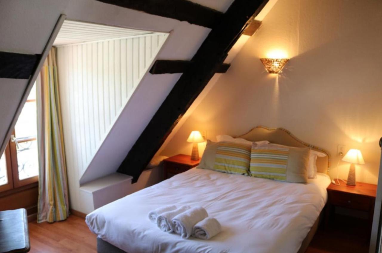 Bed and Breakfast Le Poisson Ivre Динан Экстерьер фото