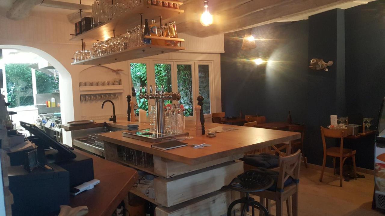 Bed and Breakfast Le Poisson Ivre Динан Экстерьер фото